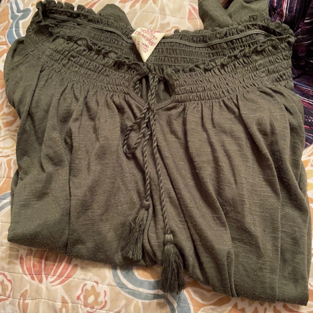 Size 1x green top